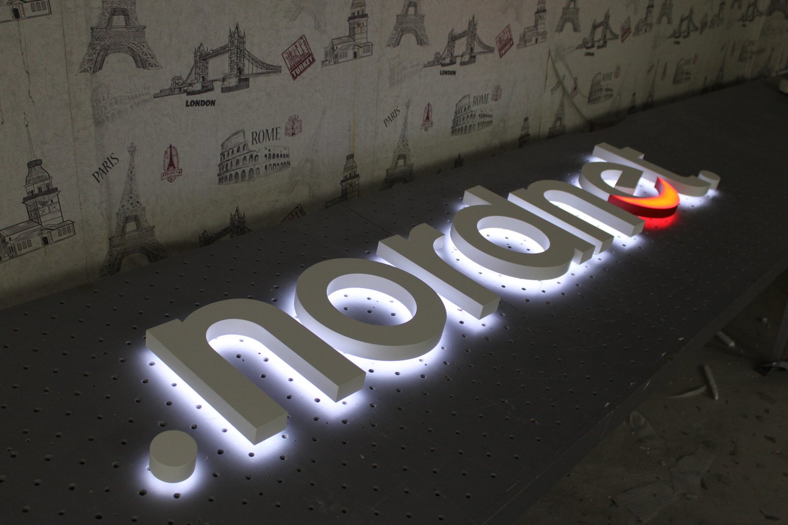 Produttore di insegne per professionisti